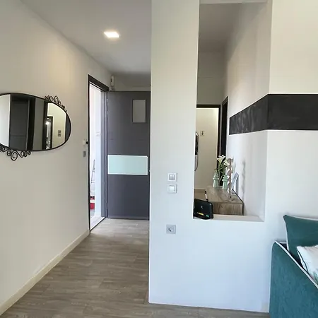 Naos-sea Front Vacation By Chania Center Vakantiehuis Chania (Crete)