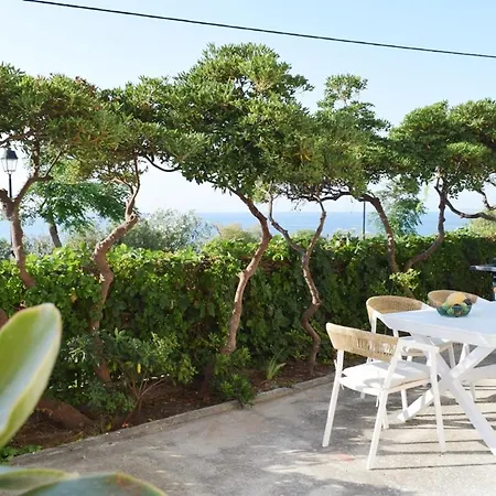 Naos-sea Front Vacation By Chania Center Vakantiehuis Chania (Crete)