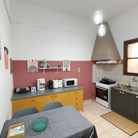 Naos-sea Front Vacation By Chania Center Ferienhaus *