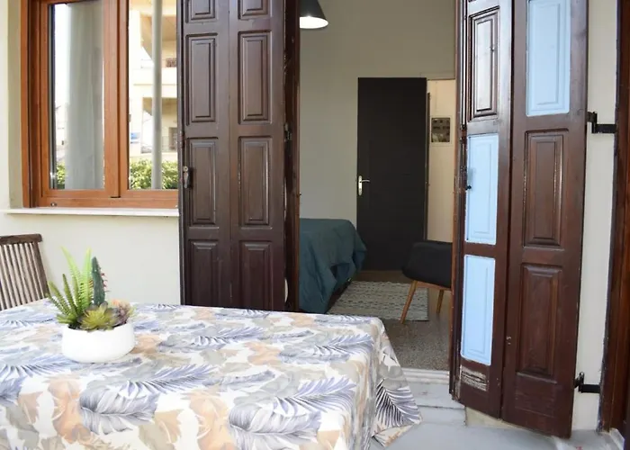 Naos-sea Front Vacation By Chania Center * Chania (Crete)