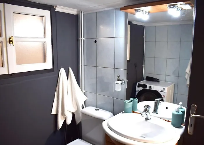 Naos-sea Front Vacation By Chania Center * Chania (Crete)