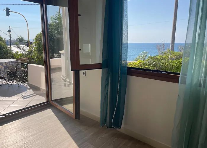 Naos-sea Front Vacation By Chania Center *