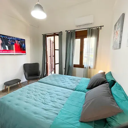 Naos-sea Front Vacation By Chania Center בית נופש