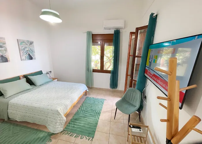 Naos-sea Front Vacation By Chania Center