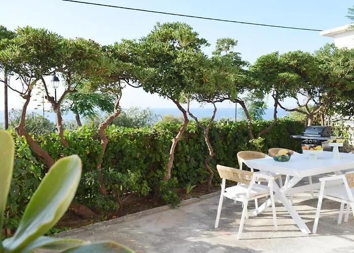 Naos-sea Front Vacation By Chania Center Будинок відпочинку Ханья (Крит)